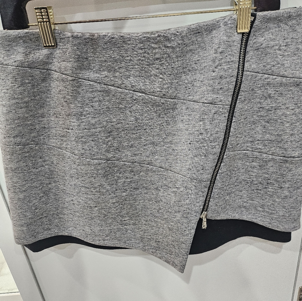 Intermix zipper mini skirt size Large